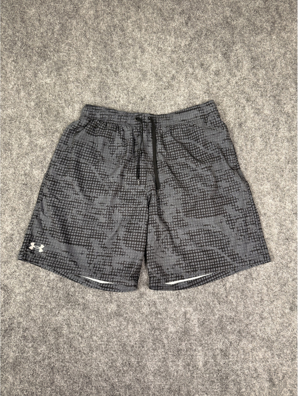 Under Armour Men's Athletic Shorts Black Gray Size XL
